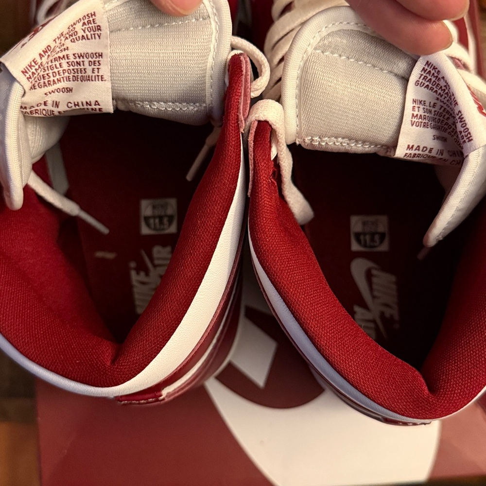 Jordan 1 Highs - Picture 4 of 4